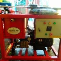 pompa water blasting pressure 350  Bar