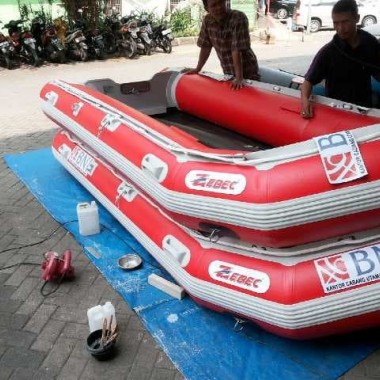 Jual Perahu Karet ZEBEC 420 kap 8 orang